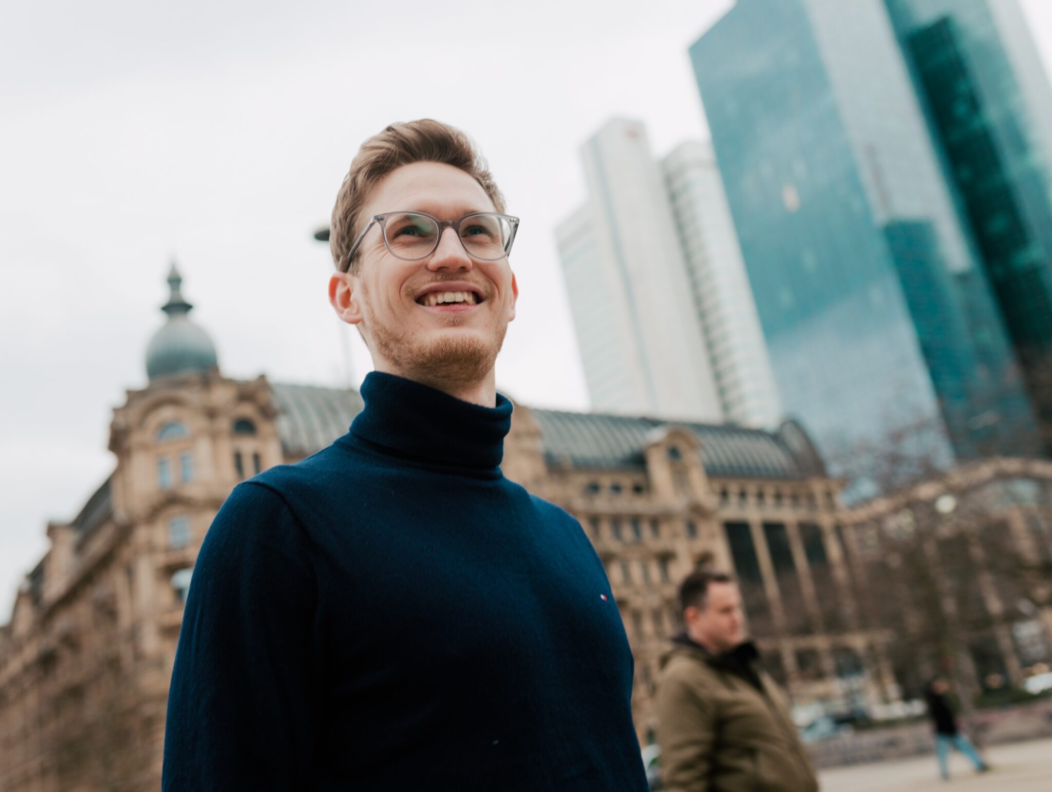 Thomas Guggeis, der neue Generalmusikdirektor der Oper Frankfurt, gibt sein Debüt am Haus mit „Le Nozze di Figaro“