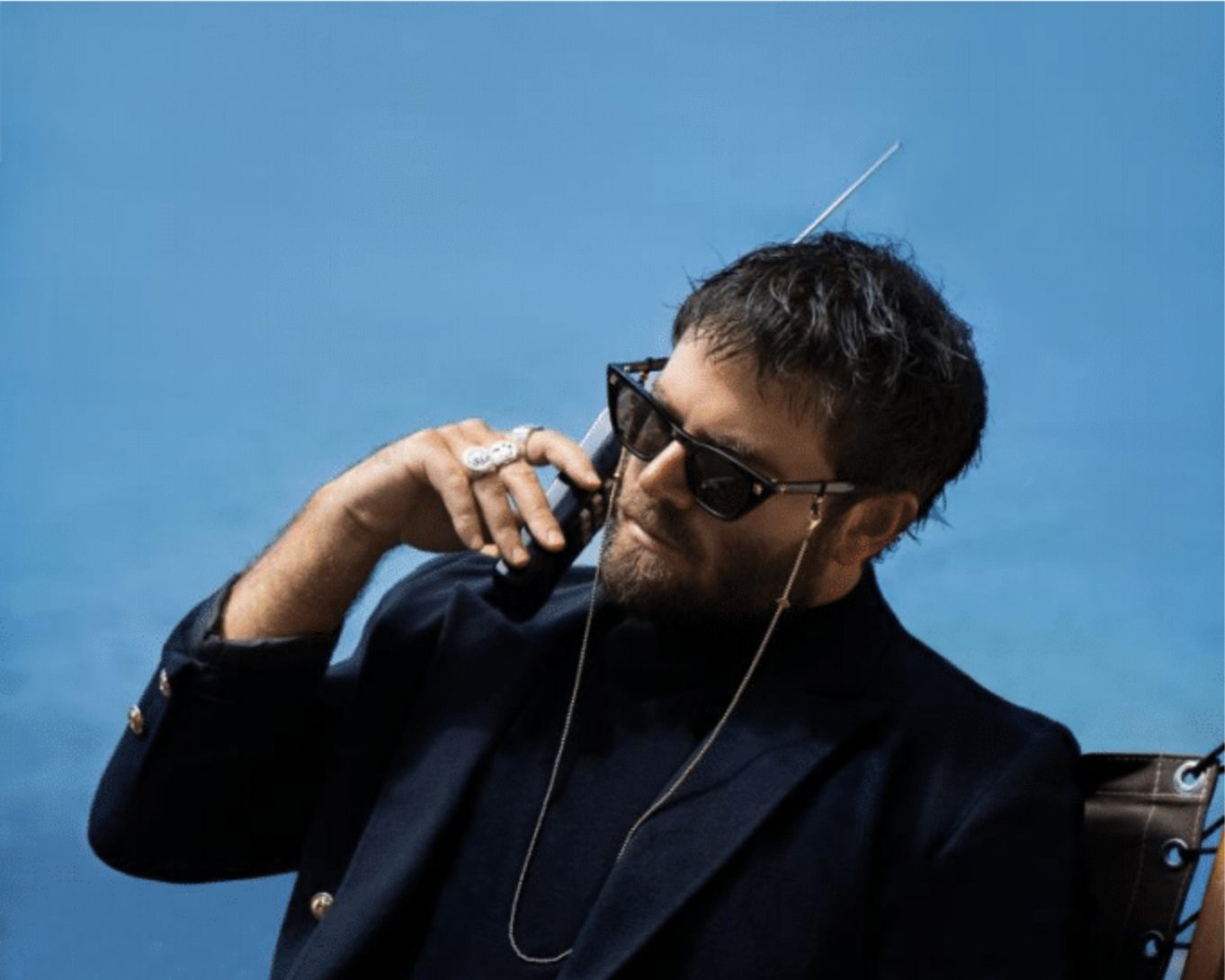 Dope Lemon lädt auf seinem neuen Album „Kimosabè“ zum Nackttauchen ein.