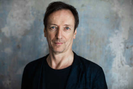Volker Bertelmann alias Hauschka kann nicht nur düstere Filmsoundtracks.