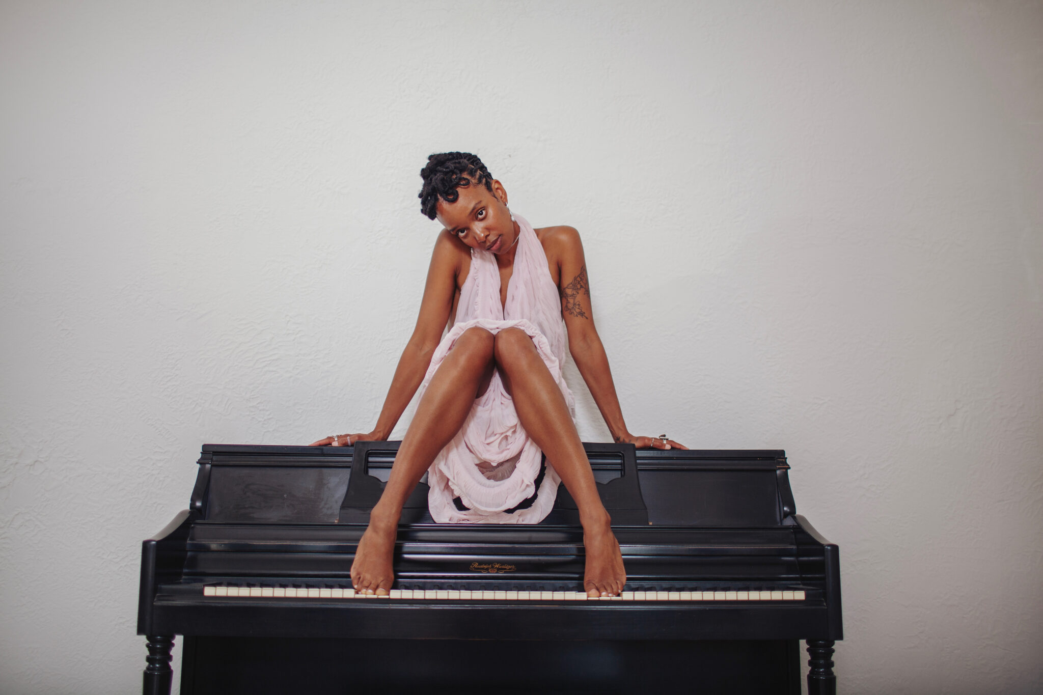 Jamila_Woods_Pressefoto_2_Credit_Elizabeth_De_La_Piedra