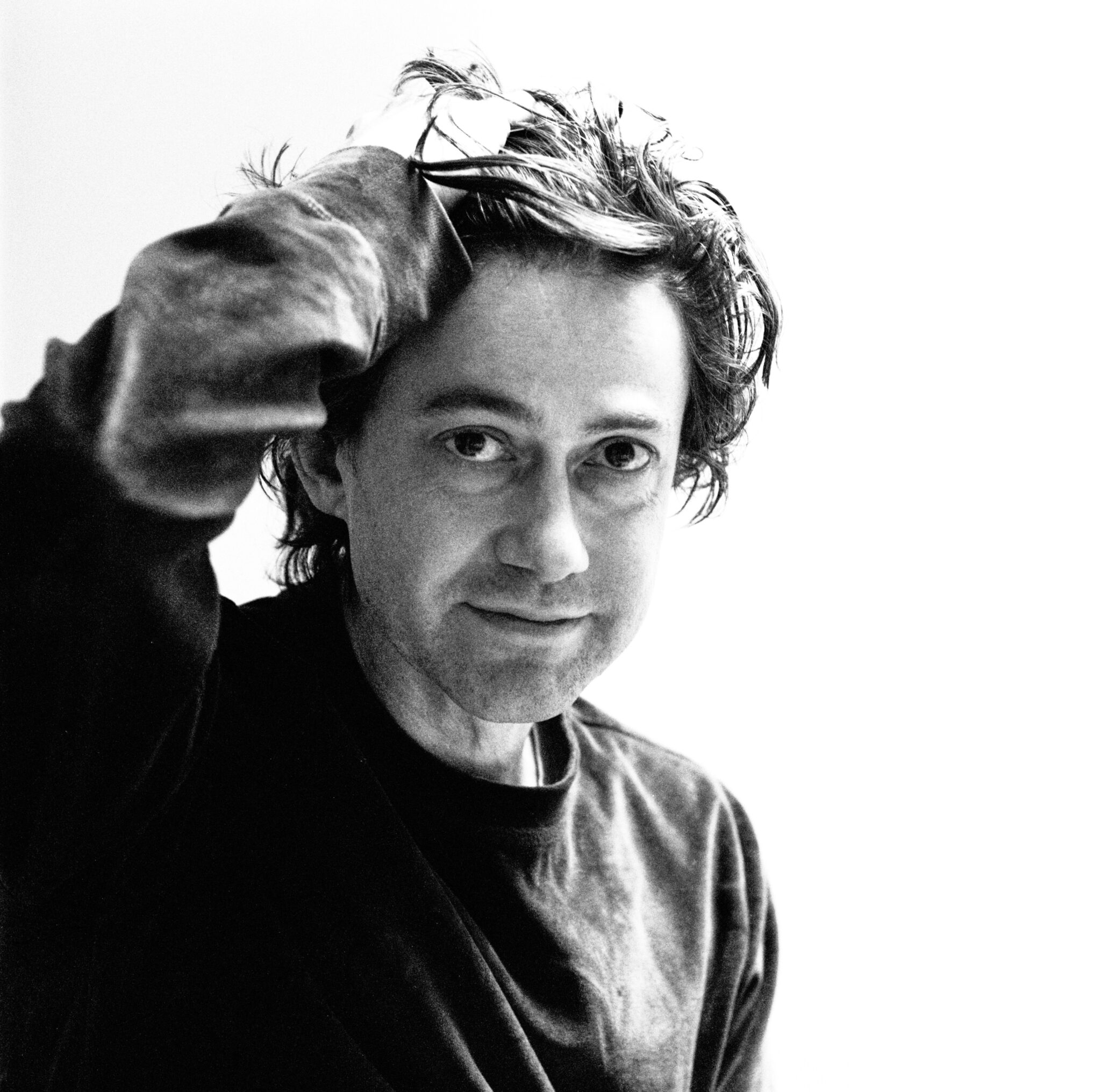 Portraitfoto Adam Thirlwell, der gerade den Roman „Die fernere Zukunft“ veröffentlicht hat