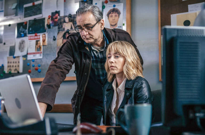 Maria (Malgorzata Buczkowska) und ihr Kollege Jozef (Robert Gonera) ermitteln in einem rätselhaften Mordfall.