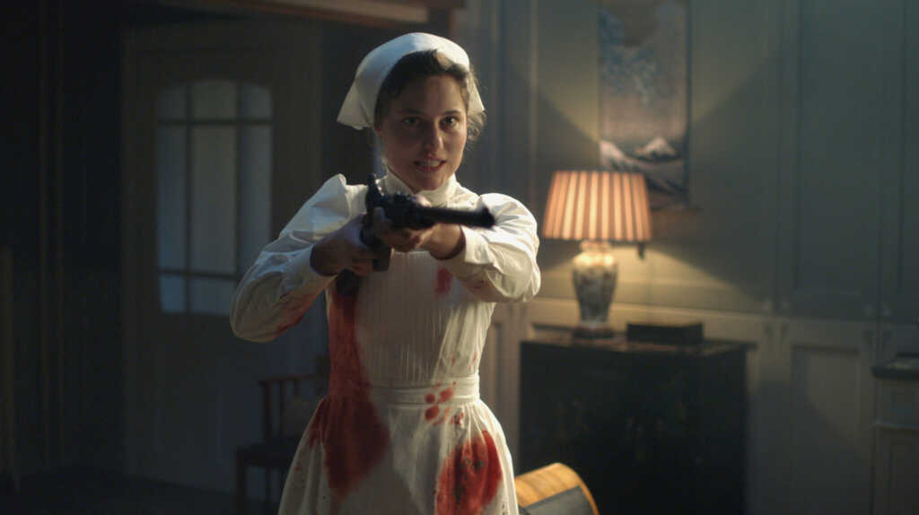 Krankenschwester Johanna Gabathuler (Dominique Devenport) weiß sich zu verteidigen.