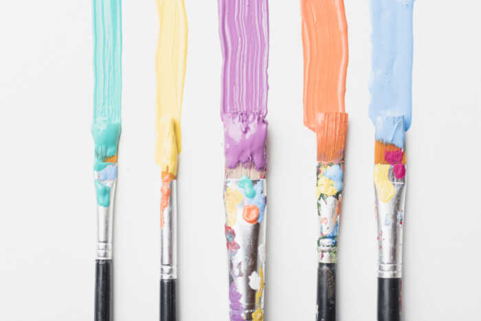 brushes-stained-with-paint