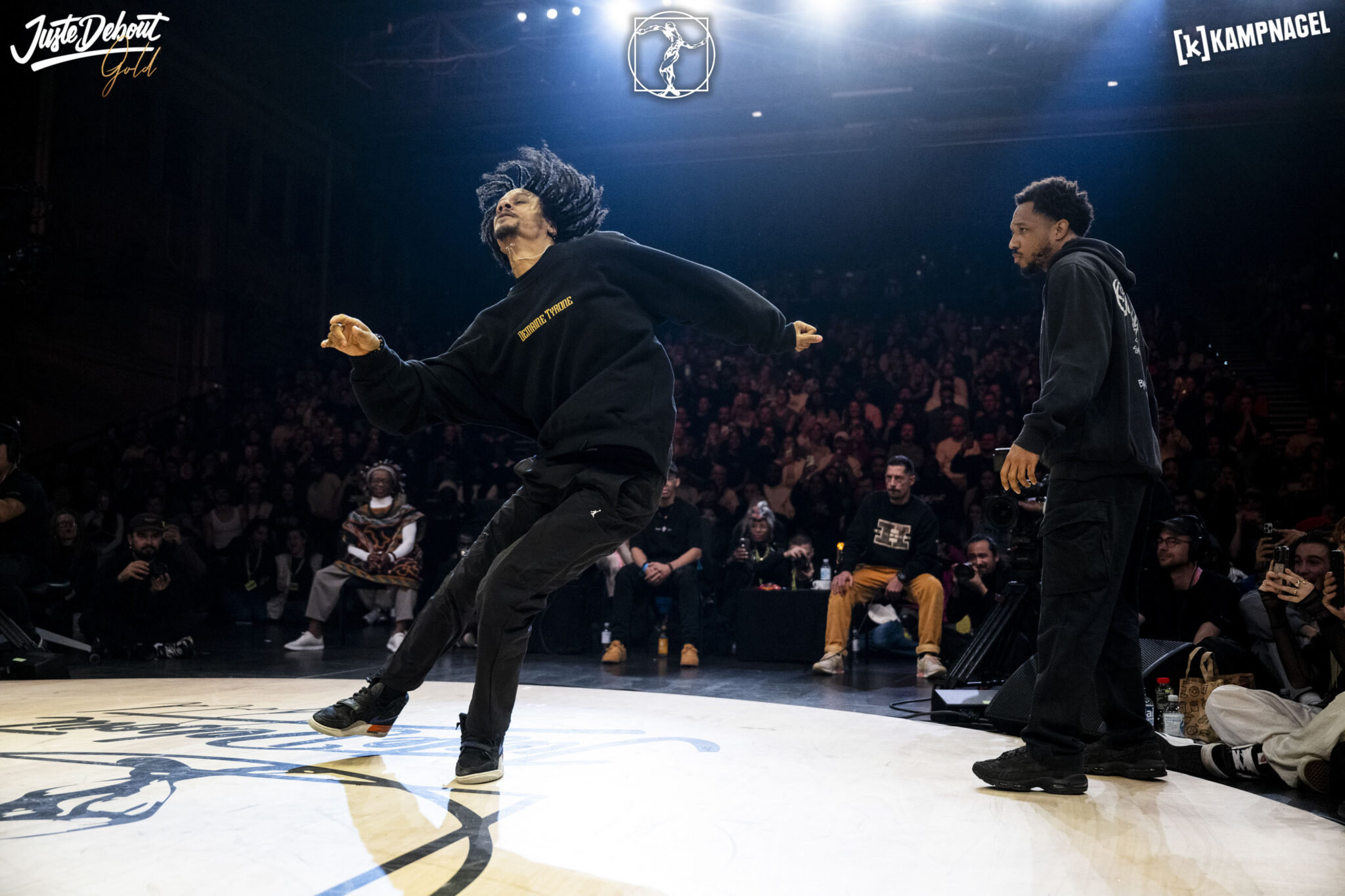 Juste Debout 01 (c) Little Shao