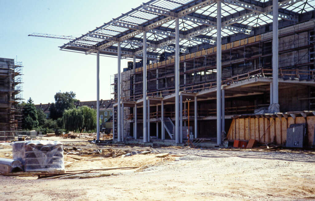 Das Kunstmuseum Wolfsburg im Bau 1993 (Foto: Kunstmuseum Wolfsburg)