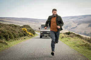 Andere Landschaft, bekannte Situation für Elliot Stanley (Jamie Dornan): Er ist mal wieder auf der Flucht.