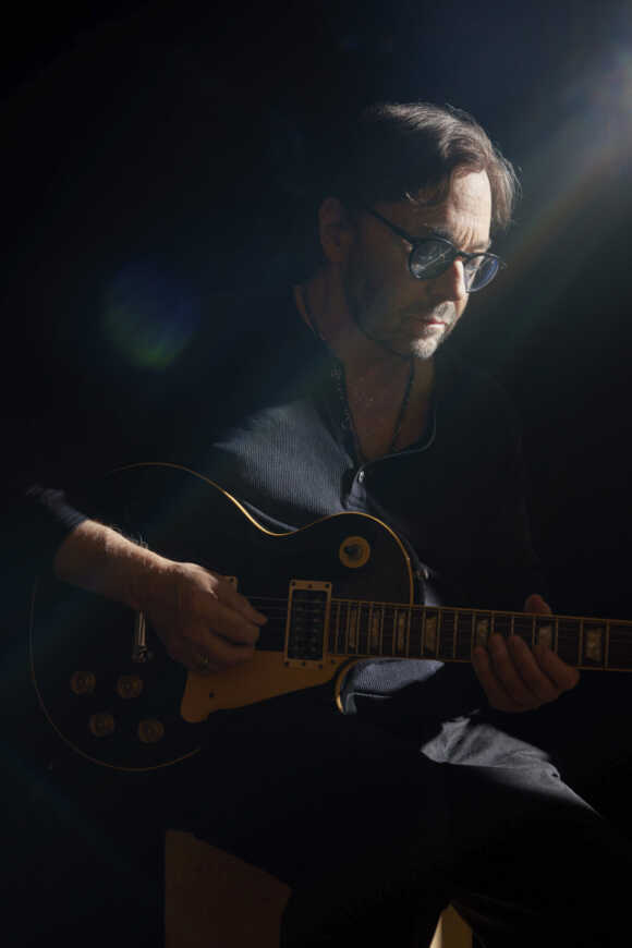 Al Di Meola_Twentyfour_Credit Florian Grill_earMUSIC_ (14)