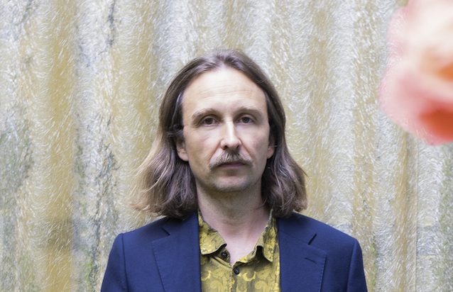 Portraitfoto Franz Friedrich, der mit „Die Passagierin“ eine seltsam tröstliche Utopie veröffentlicht