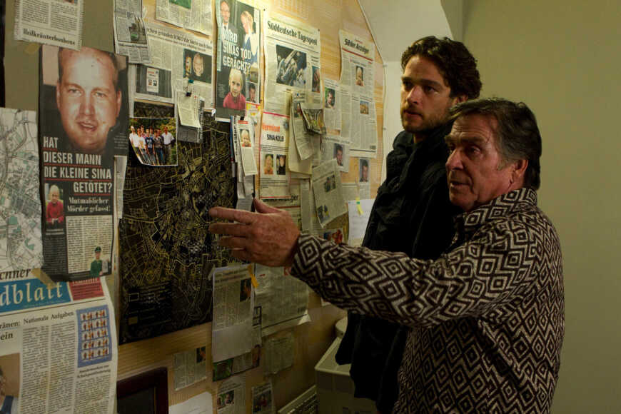 Szenenbild aus „Das unsichtbare Mädchen“ mit den Hauptdarstellern Elmar Wepper und Ronald Zehrfeld