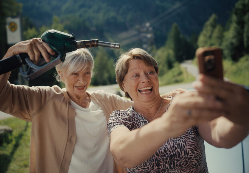 Die Tragikomödie „Toni und Helene“ läuft in den Kinos.