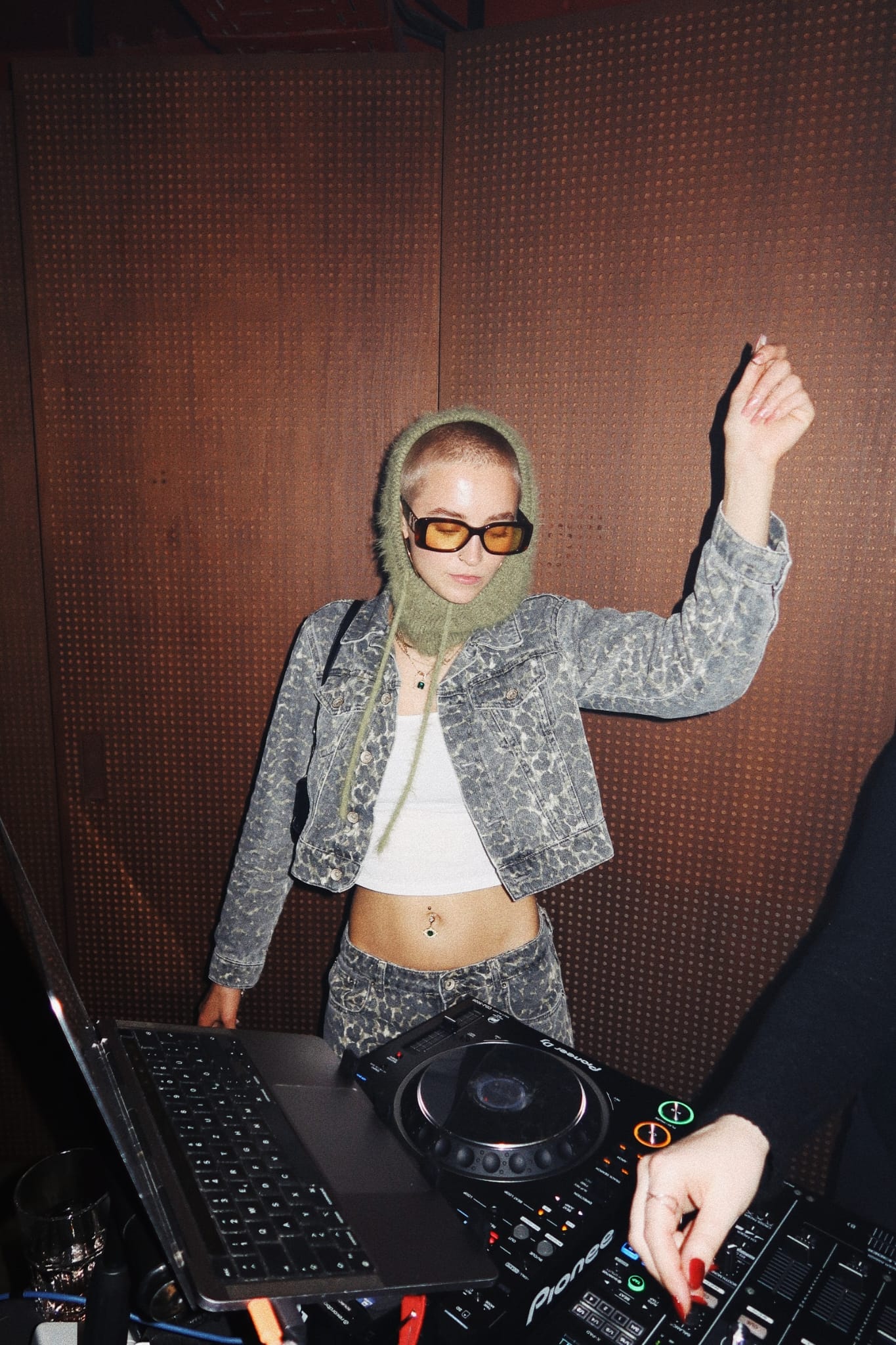 a87b7679-5c77-4b54-8305-844111b224cc