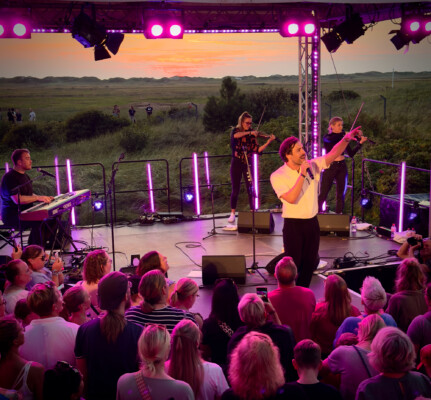Bei Max Giesingers Auftritt bei den StrandGut Sessions 2024 wurde es magisch.