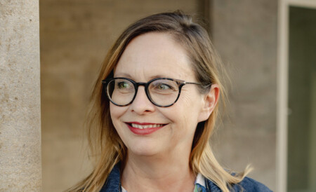 Portraitfoto Florentine Anders, die den Roman „Die Allee“ veröffentlicht.