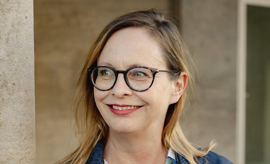 Portraitfoto Florentine Anders, die den Roman „Die Allee“ veröffentlicht.