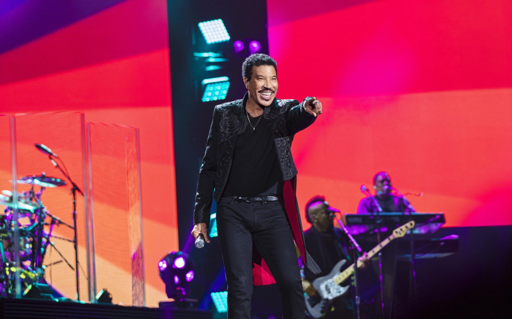 Where Does Lionel Richie Live