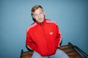 Portraitfoto Hubertus Koch, der mit seinem Buch „Lost Boy“ ein weiteres Mal auf Lesereise geht