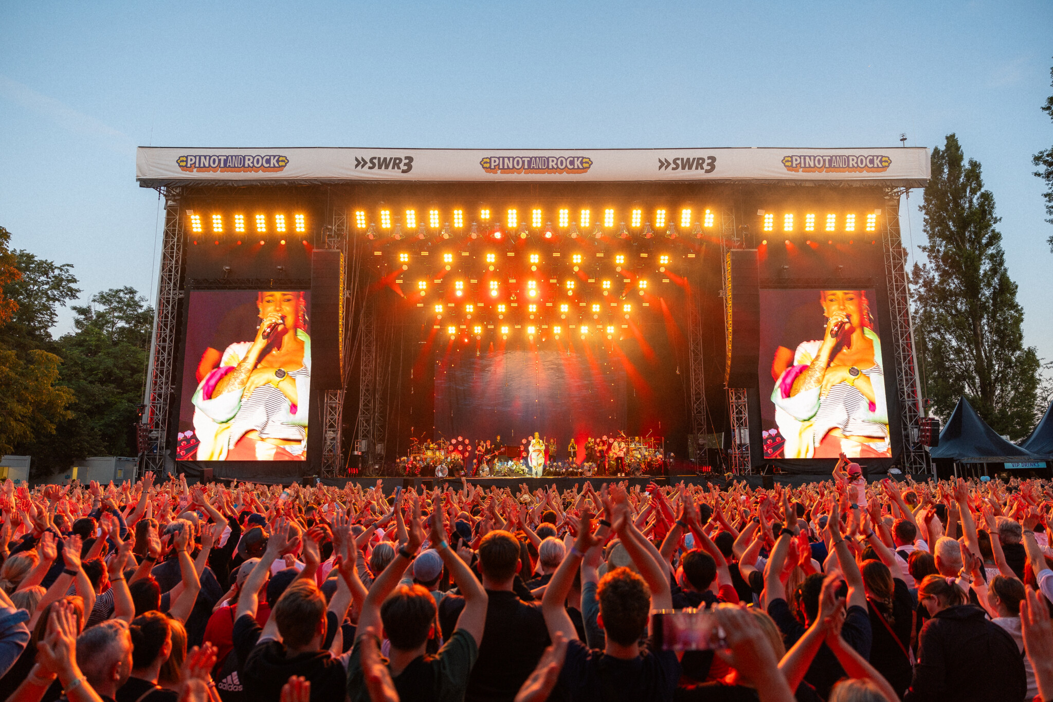 #
					Pinot and Rockmusik Festspiel 2025: Jetzt Tickets profitieren