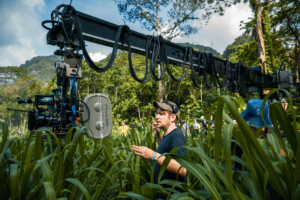 Regisseur Gareth Edwards am Set von „Jurassic World: Die Wiedergeburt“.