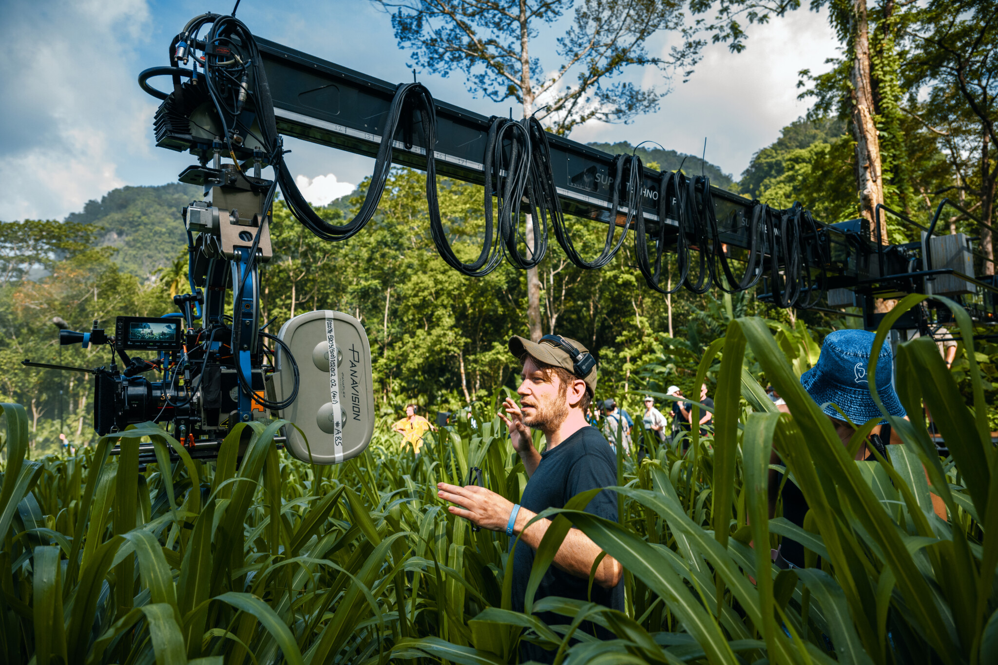 Regisseur Gareth Edwards am Set von „Jurassic World: Die Wiedergeburt“.
