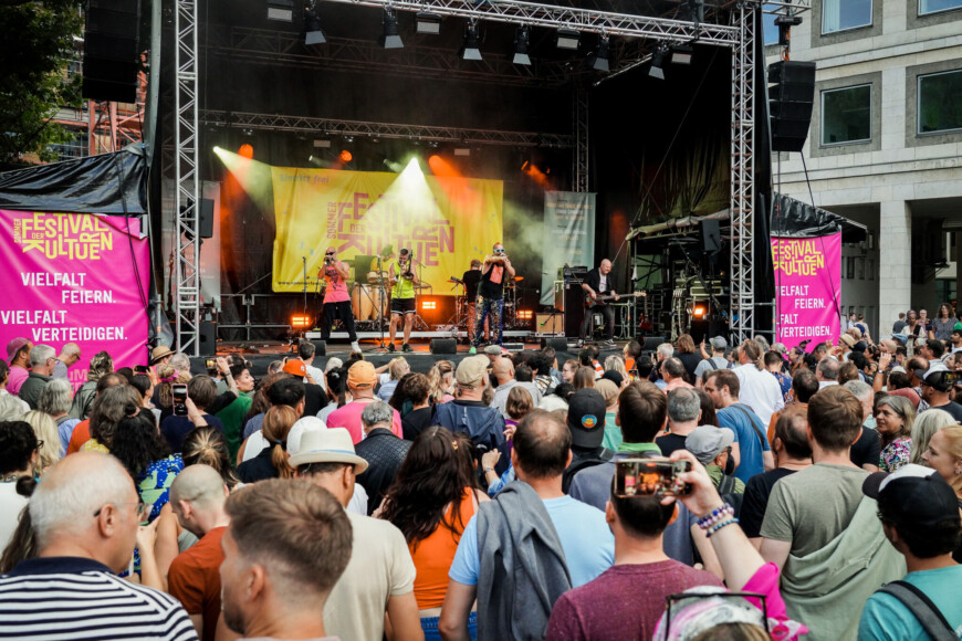 Auch 2025 findet wieder das beliebte Sommerfestival der Kulturen in Stuttgart statt.