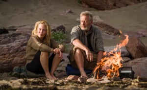 Das Drama „Der Salzpfad“ mit Gillian Anderson und Jason Isaacs in den Hauptrollen läuft jetzt in den Kinos.