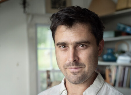 Portraitfoto Ben Shattuck,dessen Buch „Die Geschichte des Klangs“ gewonnen werden kann
