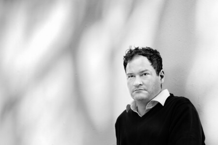 Thomas Melle geht mit dem autofiktionalen Roman „Haus zur Sonne“ im September 2025 auf Lesereise