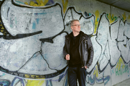 Portraitfoto des Comic-Künstlers Flix, der mit „Immerland“ seinen ersten Roman veröffentlicht
