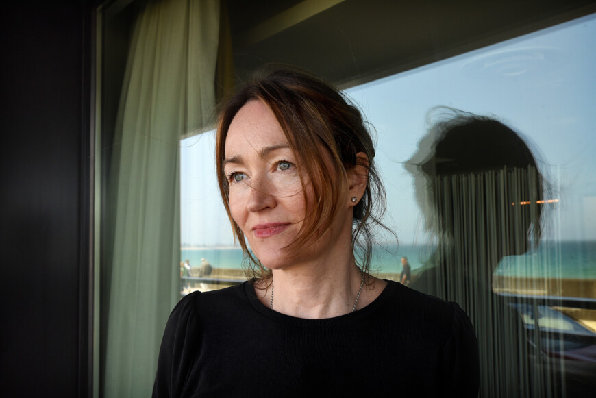 Portraitfoto Katerina Poladjan, die ihren neuen Roman „Goldstrand“ veröffentlicht