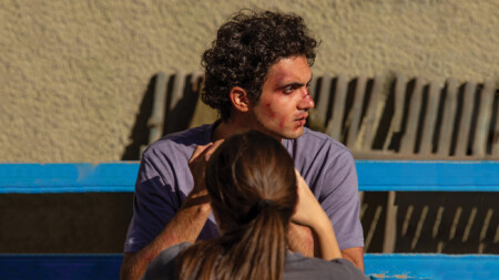 Der Film „Drei Kilometer bis zum Ende der Welt“ startet in den Kinos.