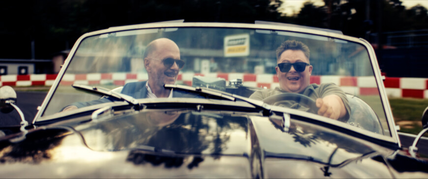 Die Komödie „Ganzer halber Bruder“ mit Christoph Maria Herbst und Nico Randel in den Hauptrollen läut im Kino.