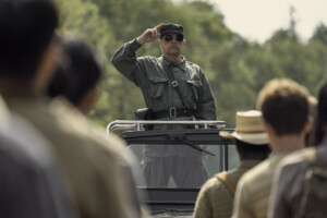 Der Thriller „The Long Walk – Todesmarsch“ läuft in den Kinos.