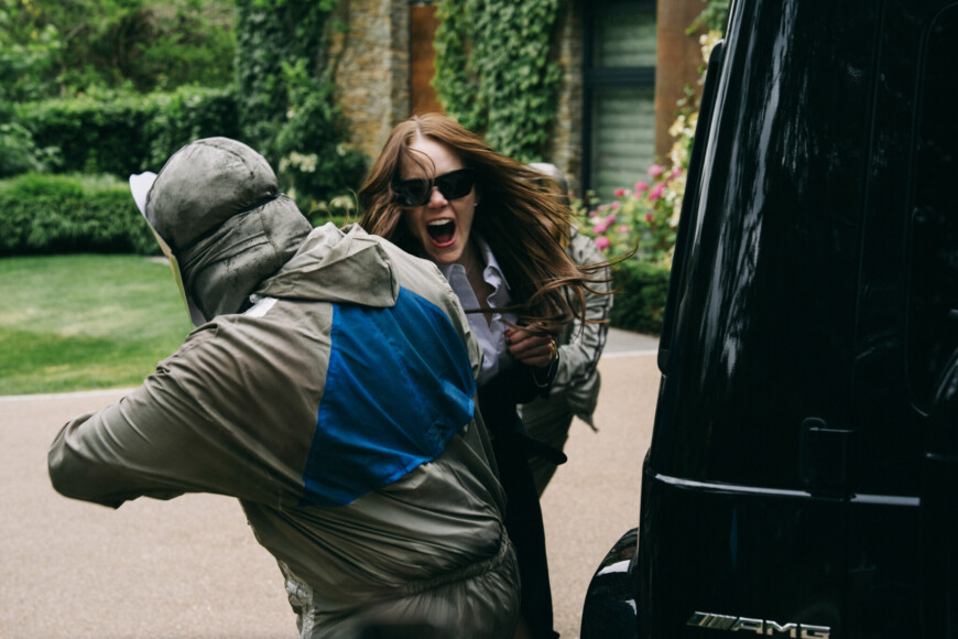 Emma Stone in der Sci-Fi-Komödie „Bugonia“ des Regisseurs Giorgos Lanthimos.