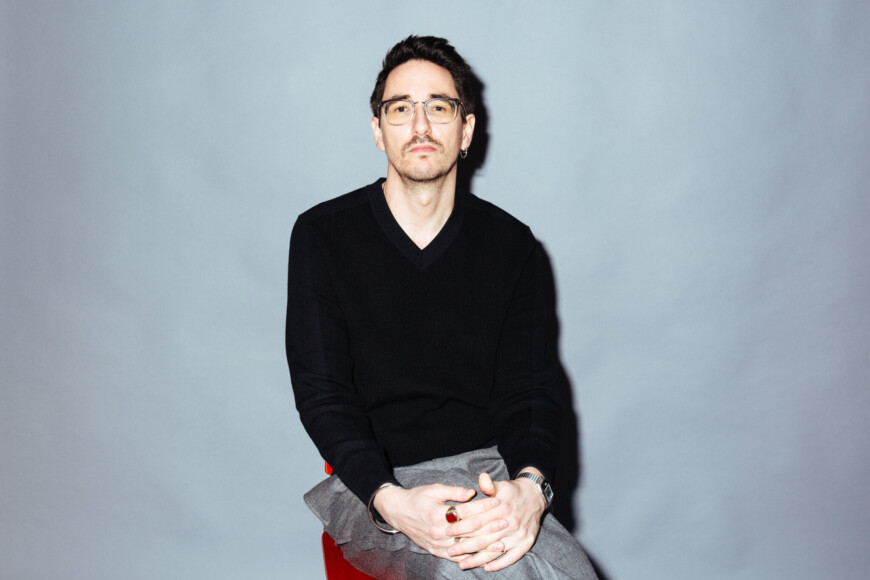 Portraitfoto Marko Dinić, der das „Buch der Gesichter“ veröffentlicht