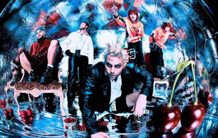 Die vier Mitglieder von 5 Seconds of Summer posieren in verzerrtem Bild zu einem futuristischen Foto-Shooting.