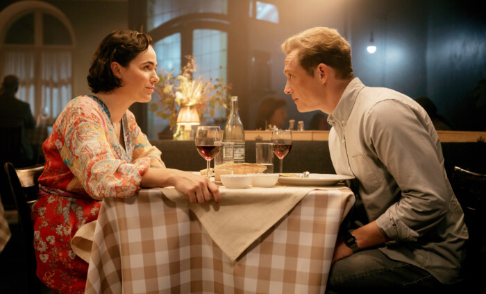 Plötzlich mit Traumfrau: Felix („Matthias Schweighöfer“ im Fantasyfilm „Das Leben der Wünsche“, der jetzt im Kino läuft.