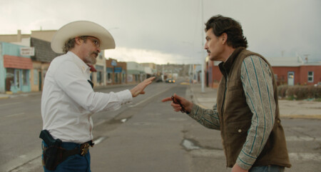 Der Western „Eddington“ mit Joaquin Phoenix und Pedro Pascal in den Hauptrollen läuft in den Kinos.