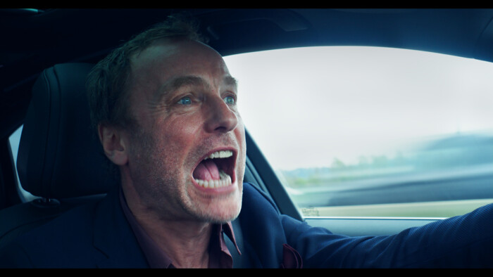 Karsten Drechsler (Mark Waschke) ist zu spät dran für sein Meeting. „I am the Greatest“ kann als Episodenfilm oder Serie gesehen werden bei Arte oder im ZDF.