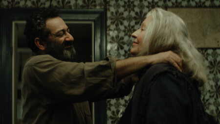 Das Filmdrama „Yunan“ mit Georges Khabbaz und Hanna Schygulla in den Hauptrollen läuft in den Kinos.