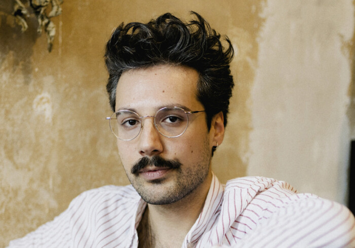 Ozan Zakariya Keskinkiliç ist bei der HAM.LIT 2026 dabei und liest aus seinem Roman „Hundesohn“