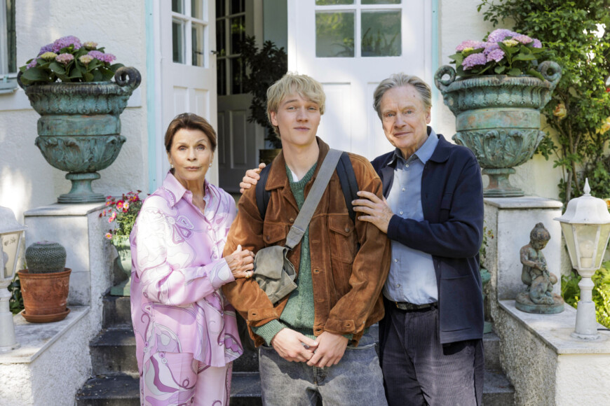 Simon Verhoeven führte Regie: Jetzt kommt „Ach diese Lücke, ach diese entsetzliche Lücke“ nach dem gleichnamigen Roman von Joachim Meyerhoff in die Kinos.