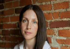 Portraitfoto Liz Moore, der deren Roman „Der andere Arthur“ wir ein Gewinnspiel anbieten.