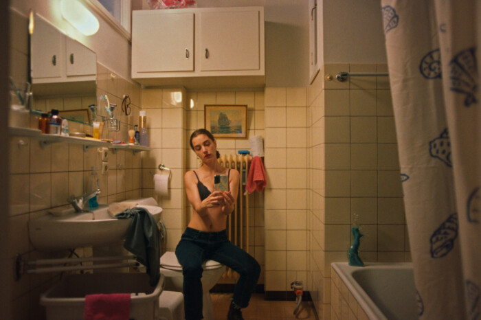 Nach dem Tod ihres Freundes alleinerziehend, verdient die junge Mutter Kika ihr Geld mit Sexarbeit. „Madame Kika“ läuft im Kino.