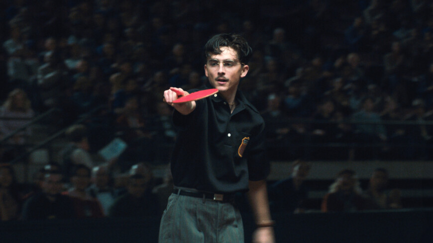 Timothée Chalamet spielt in Josh Safdies Film „Marty Supreme“ den Schuhverkäufer Marty Mauser, der als Tischtennisspieler in die Weltklasse aufsteigen will.