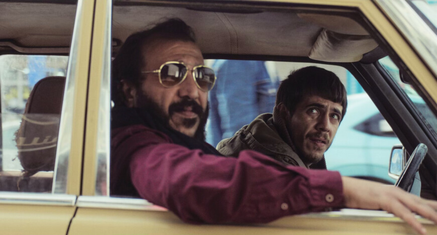 Soll stark an Tarantino erinnern und tut das auch: Die schwarze Komödie „Once Upon a Time in Gaza“ der Gebrüder Nasser kommt jetzt in die Kinos.