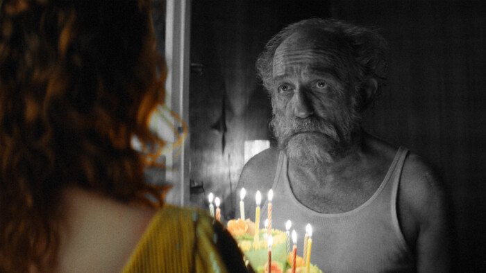 Die Tragikomödie „Sie glauben an Engel, Herr Drowak?“ läuft im Kino.