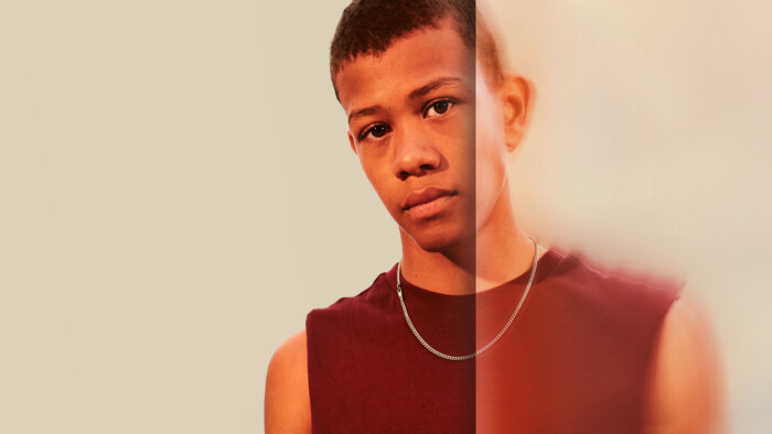 Die Serie „After Benjamin“ läuft bei ZDFneo und kann in der ZDF-Mediathek gestreamt werden.