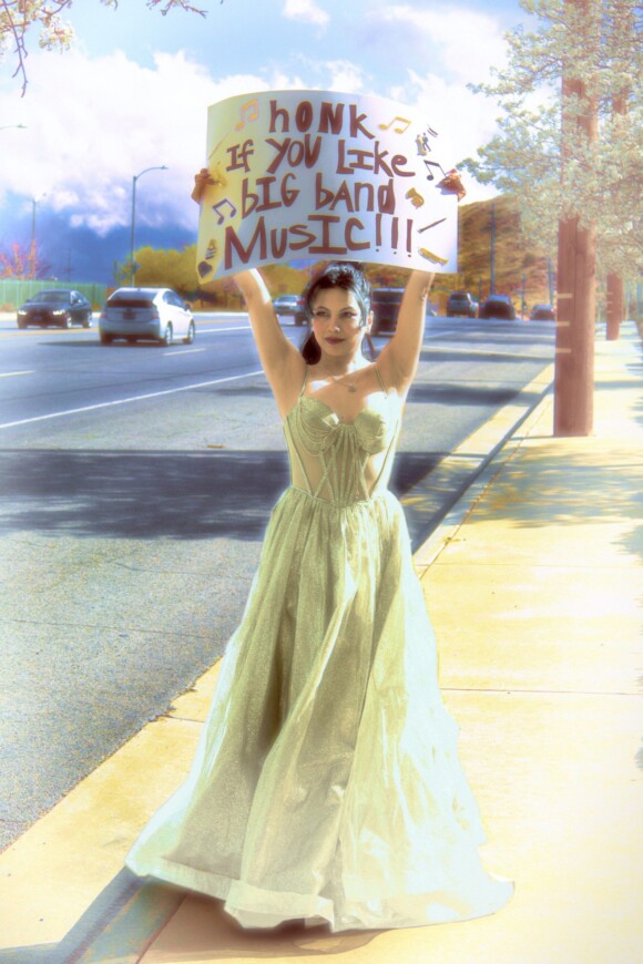 Beim Grand Opening der jazzahead! 2026 trifft die Norrbotten Big Band aus Gastland Schweden auf das US-amerikanische Electro-New-Jazz-Funk-Duo KNOWER um Louis Cole und Genevieve Artadi (Foto).