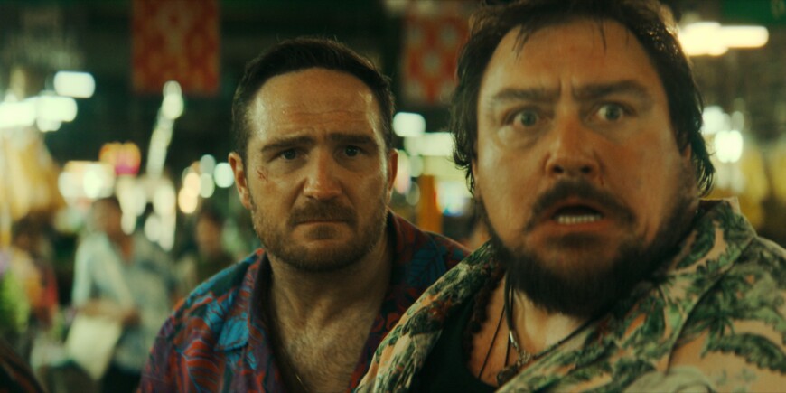 Sind auf Gedeih und Verderb aufeinander angewiesen: Frederick Lau und Christoph Krutzler in „Crooks“. Staffel 2 der astionlastigen Krimiserie kann jetzt bei Netflix gestreamt werden.